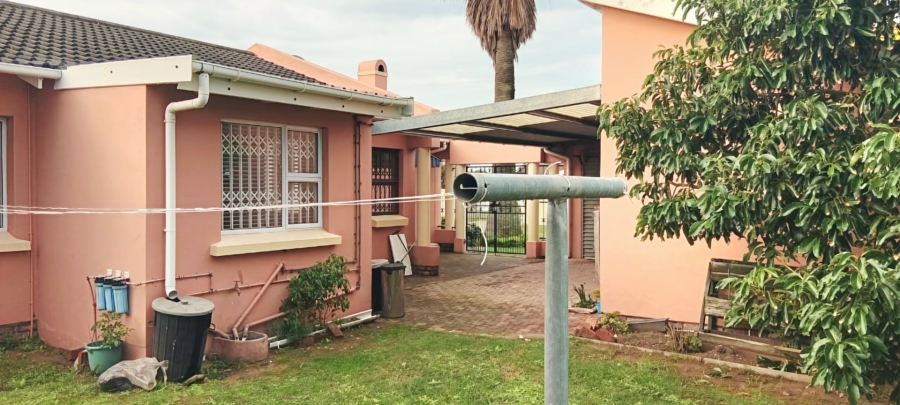 To Let 3 Bedroom Property for Rent in Overbaakens Eastern Cape